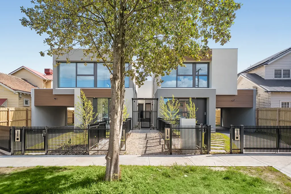 Brand new Contemporary Townhouse Style with Premium Finishes