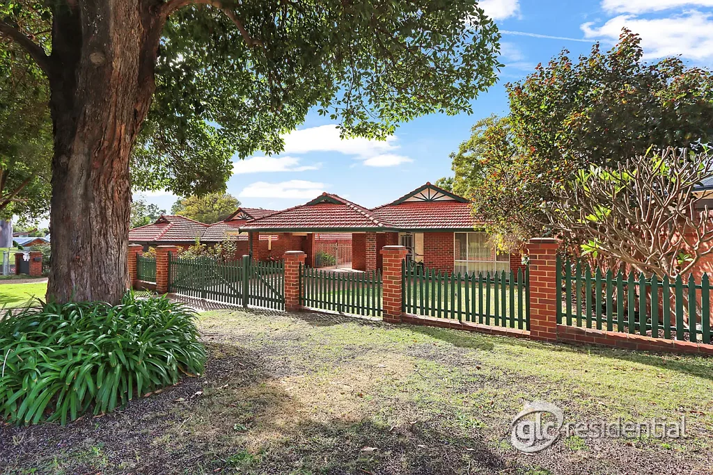 Attadale 3 Bedroom Bring Your Vision, Because the River Awaits!  Multiple Offers Received !