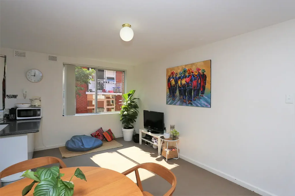 CONVENIENTLY LOCATED LARGE ONE BEDROOM UNIT