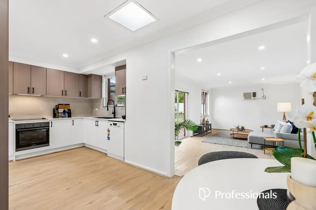 Forrestfield 3房  Beautifully Renovated Family Home on a Generous 700sqm Block