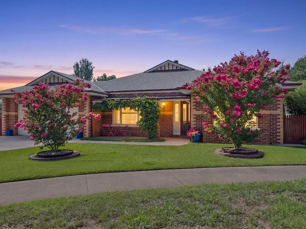 9 Village Court, Mansfield, VIC 3722