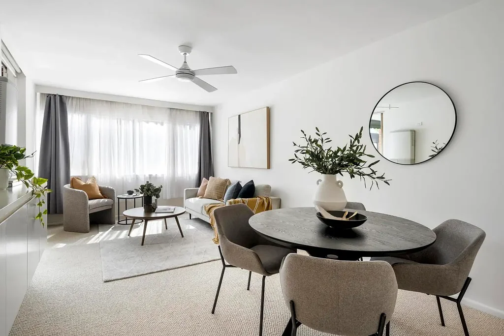 South Yarra 2房 宽敞两卧公寓 时尚装修 光线充足 起居用餐一体 独立厨房 Miele电器 阳台景观 Botanic Royal Gardens 指定停车位 安全便捷入口 ‘TRENTWOOD’ – Time To BeTempted