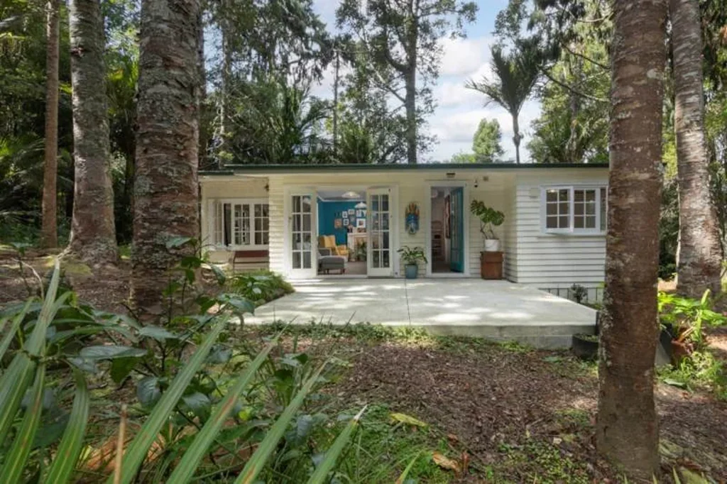 Titirangi 3कमरा Charming Bush Retreat - Minutes to the Beach