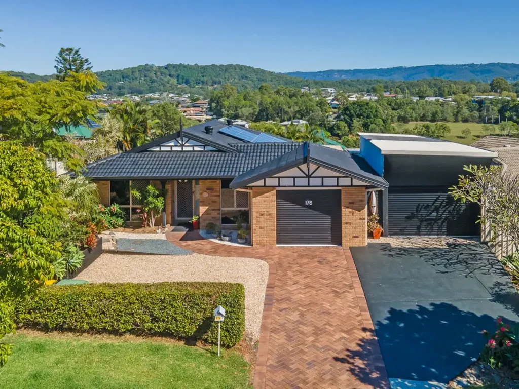 Oxenford 3房  Absolutely Gorgeous - Fully Renovated and Move-In Ready!