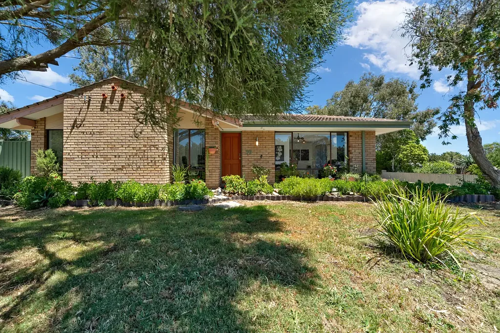 Byford 3房  Develop, Live or Invest - 37 Walters Road Has It All!