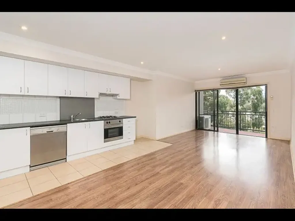 SPACIOUS APARTMENT IN GREAT LOCATION | Besser+Co