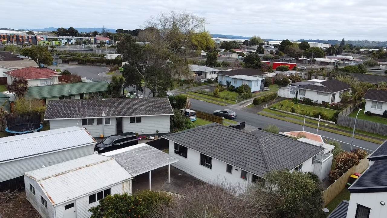 4 Desford Place, Mangere, photo 15