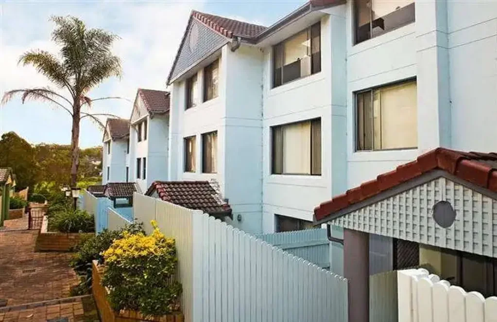 Ultra-convenient furnished apartment in prime location