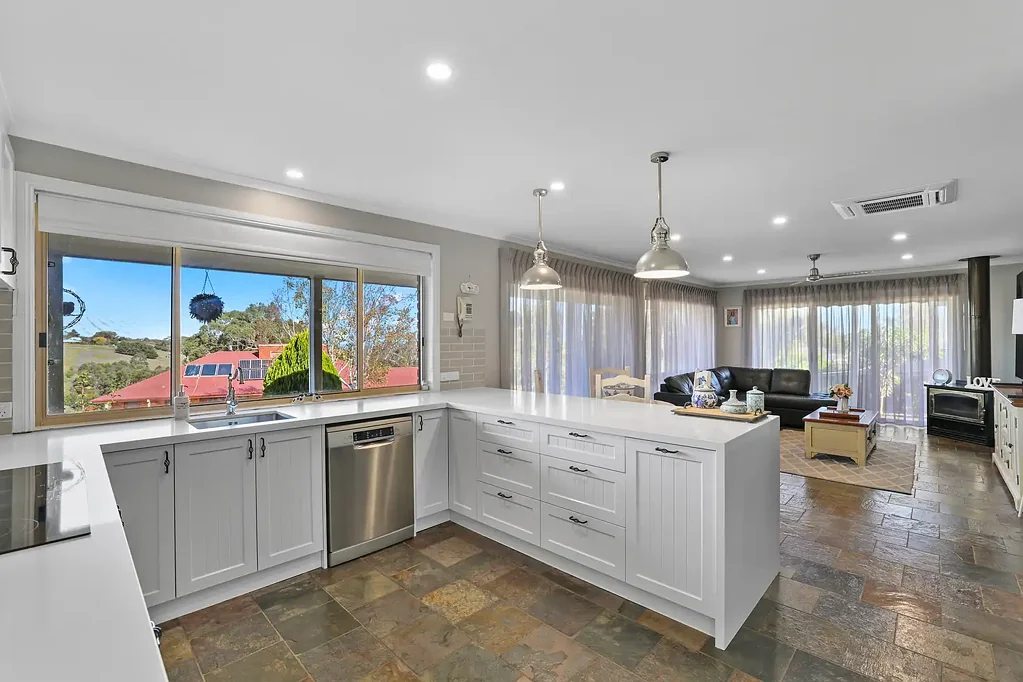 24 Burtonwood Court, Neerim South, VIC 3831