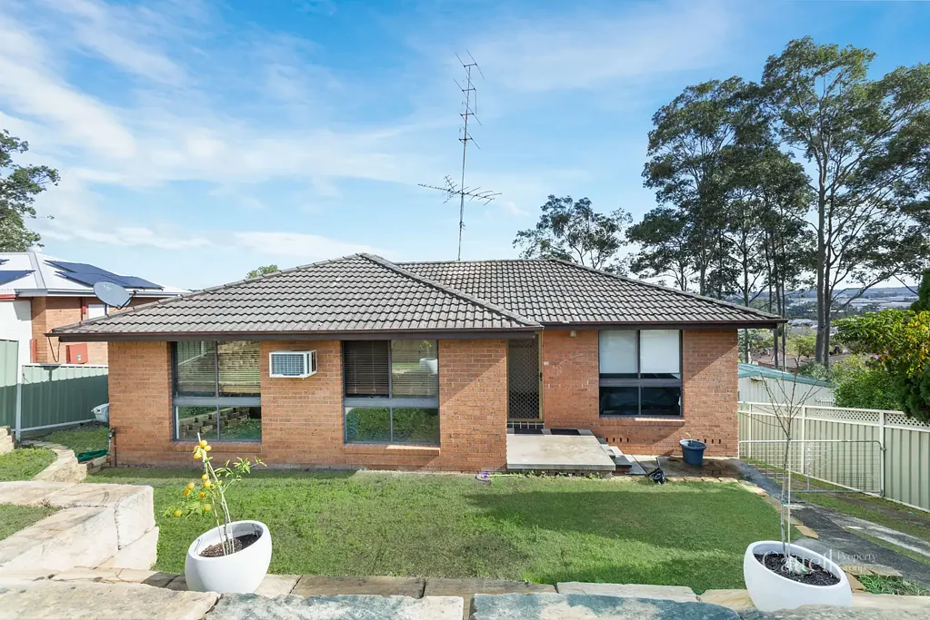 Rutherford 4房  Outstanding Views, Outstanding Opportunity