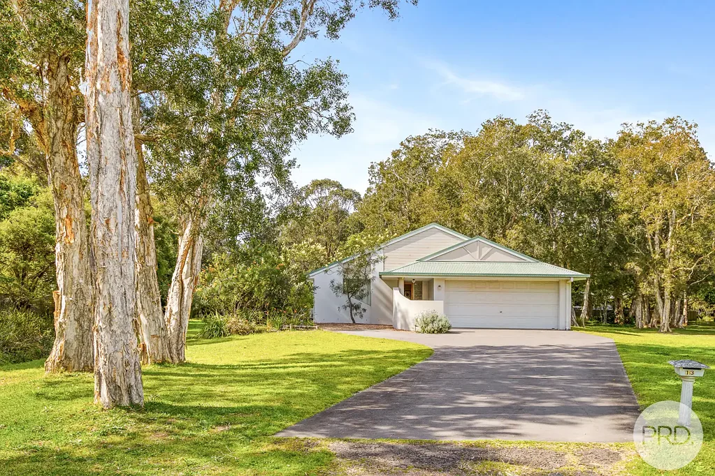 One Mile 4 Bedroom Rare & Special Offering - Only 600m to One Mile Beach