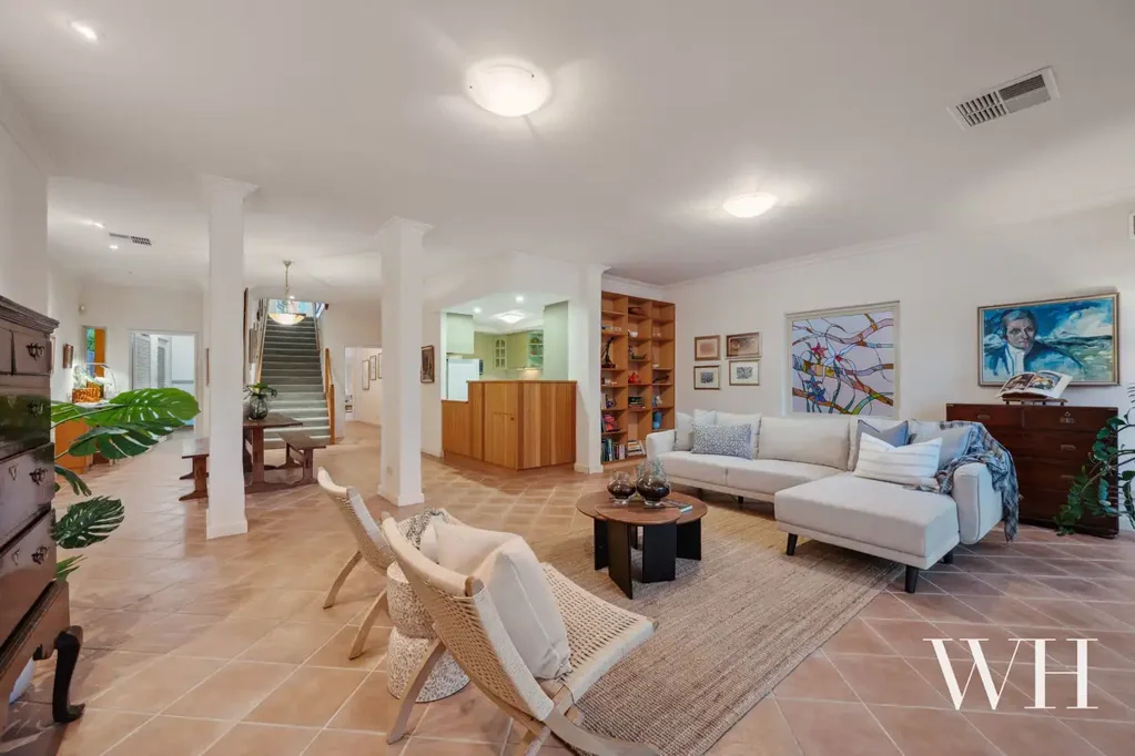 5A Thomson Road, Claremont, WA 6010