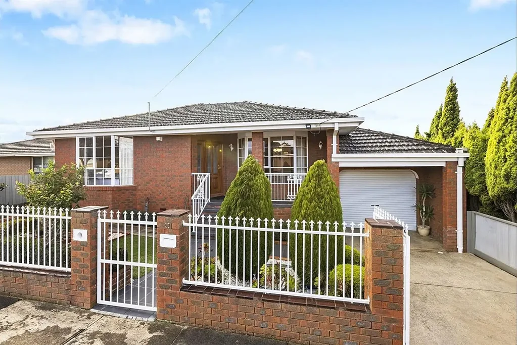 4 Bedrooms in a prime location!