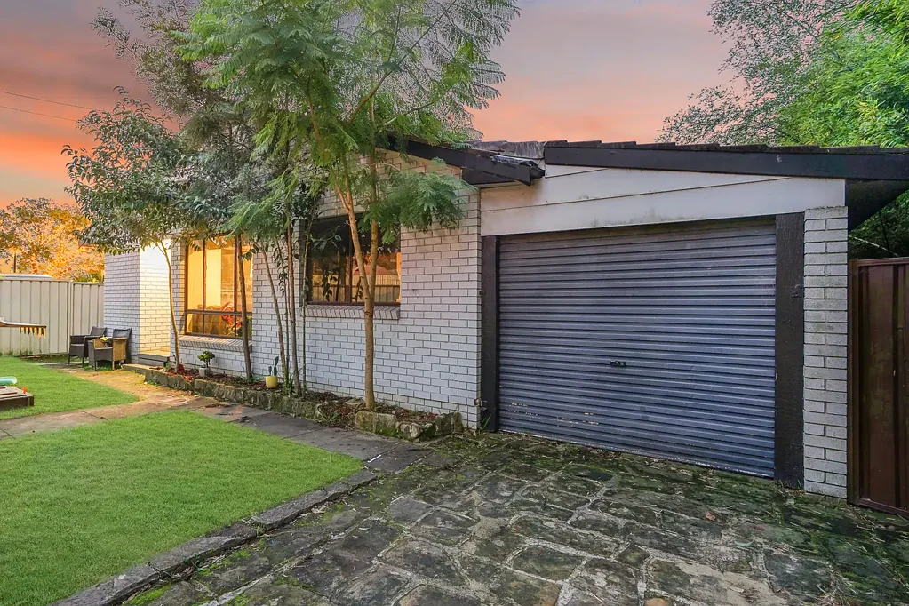Mcgraths Hill 3غرفة نوم Charming 3-Bedroom Home with Dual Street Access