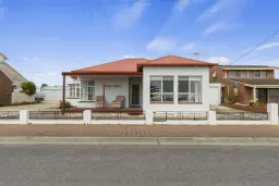 20 Anzac Parade, Stansbury