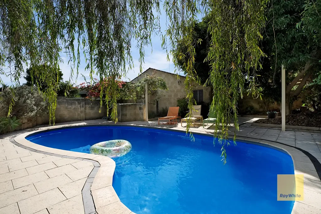 Greenwood 4房  Your Ideal Family Retreat in a Prime Location!