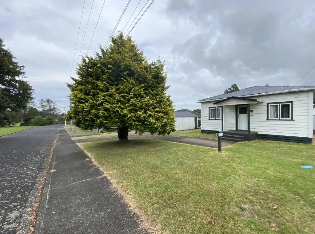 Papakura 2房  Urgent Sale. Vendor says Present ALL offers!