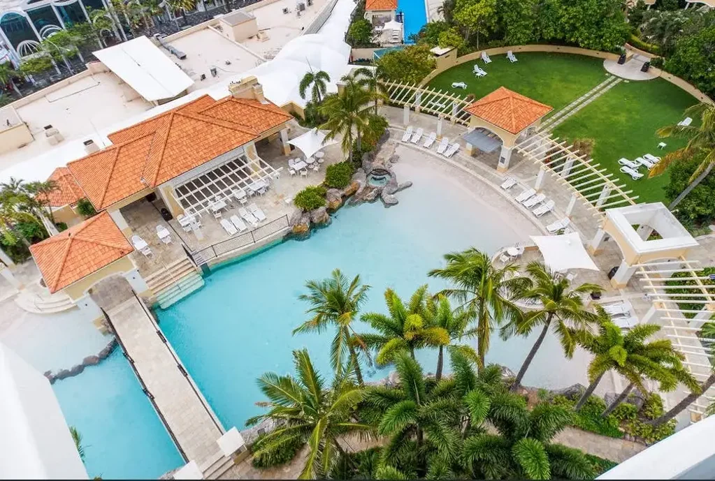 Surfers Paradise 2Zimmer "North Facing Chevron Renaissance Beauty - Prime Location, Fully Furnished, Move-In Ready!"