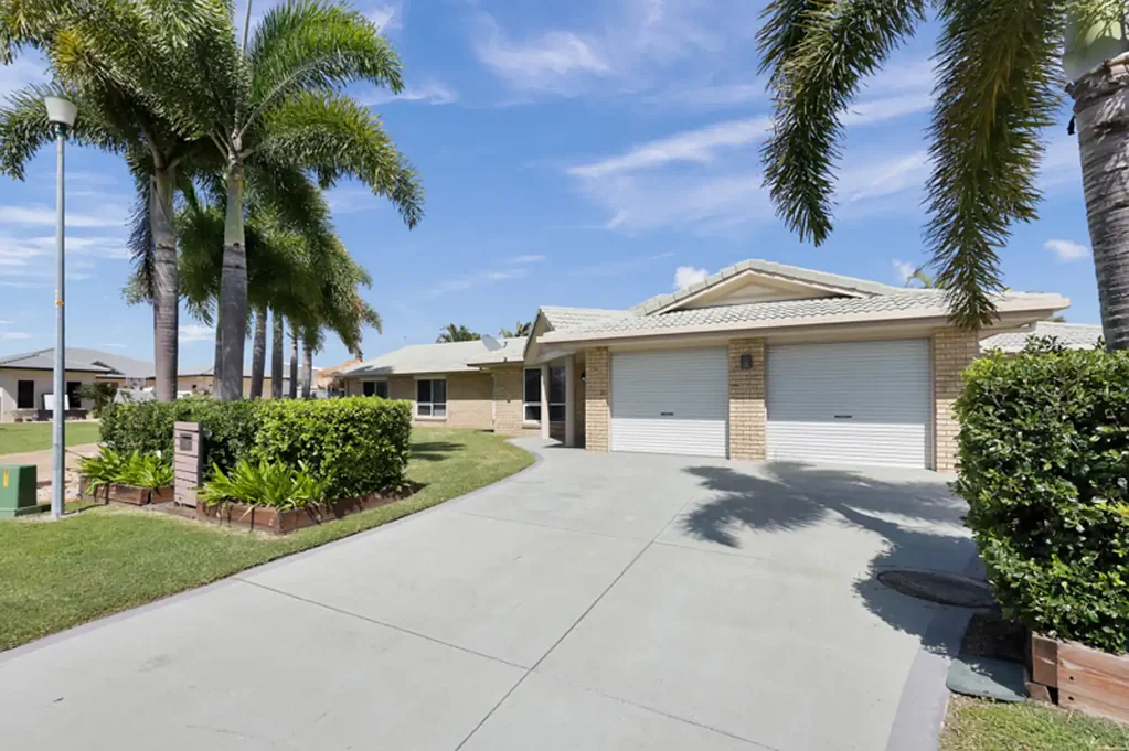 North Mackay 5غرفة نوم Family Home with Pool & Dual Living Potential