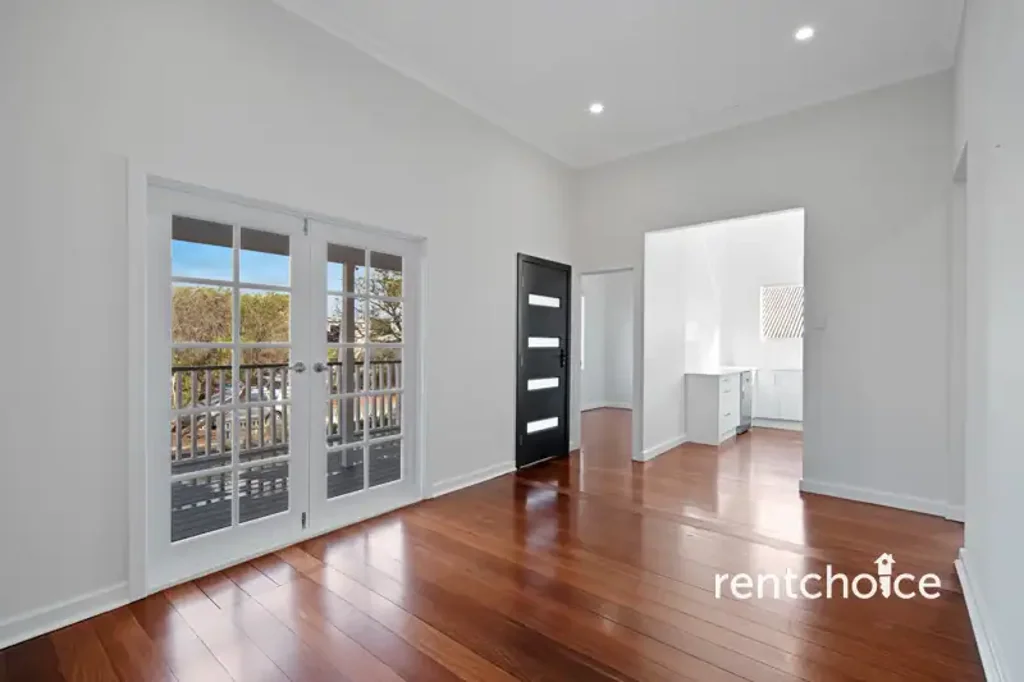 Beautifully Renovated Character Cottage!
