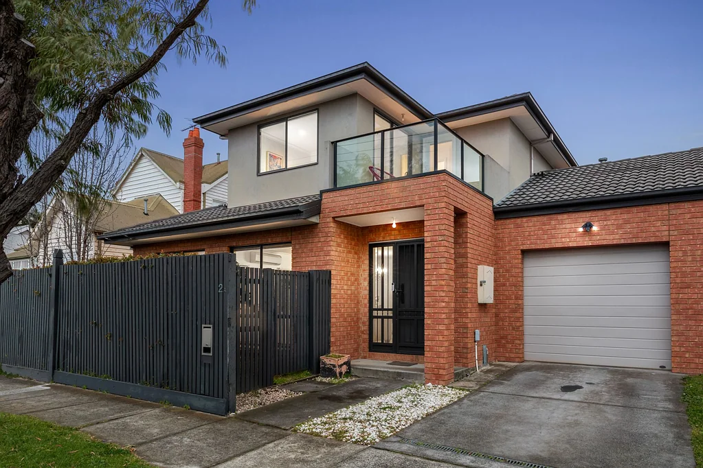 2A Holywood Grove, Carnegie, VIC 3163