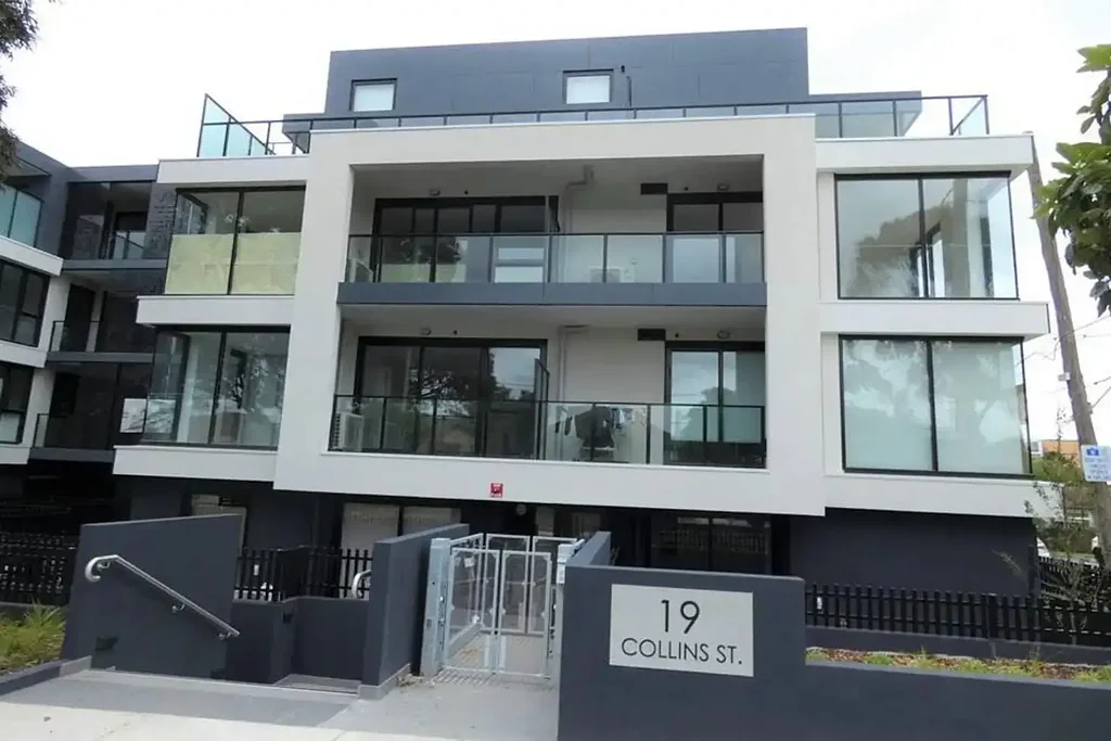 “One bedroom apartment close to everything in Chadstone”