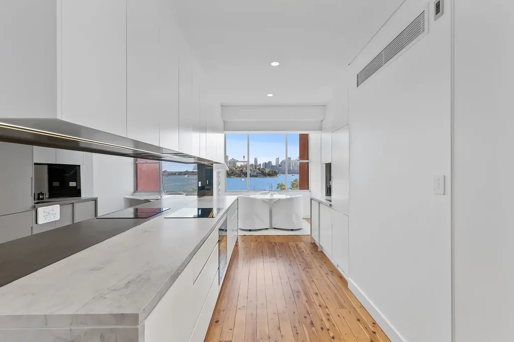 Stunning New Harbourfront Residence with Iconic Views and Jetty