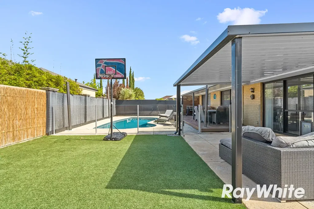 25 Frenchmans Crescent, Secret Harbour, WA 6173