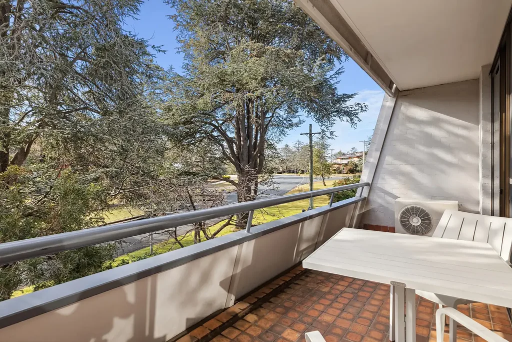 Griffith 2房  Light-Filled Urban Sanctuary in Coveted Griffith Setting
