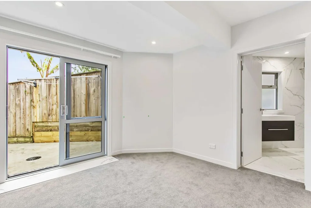 Near-New One-Bedroom Unit with Gorgeous Views