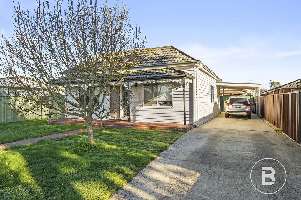 Sebastopol 3 Slaapkamer RENOVATED PERIOD CHARM WITH EASY MODERN LIVING