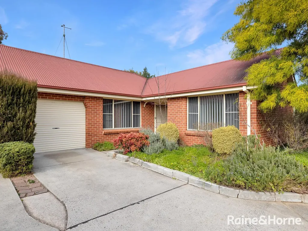 Bathurst 3ਬੈੱਡਰੂਮ LOW-MAINTENANCE LIVING MEETS CENTRAL CONVENIENCE.