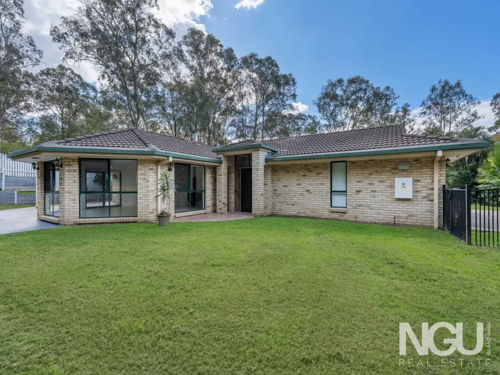 Karalee 3部屋 Charming Low-Set Home with Modern Comforts
