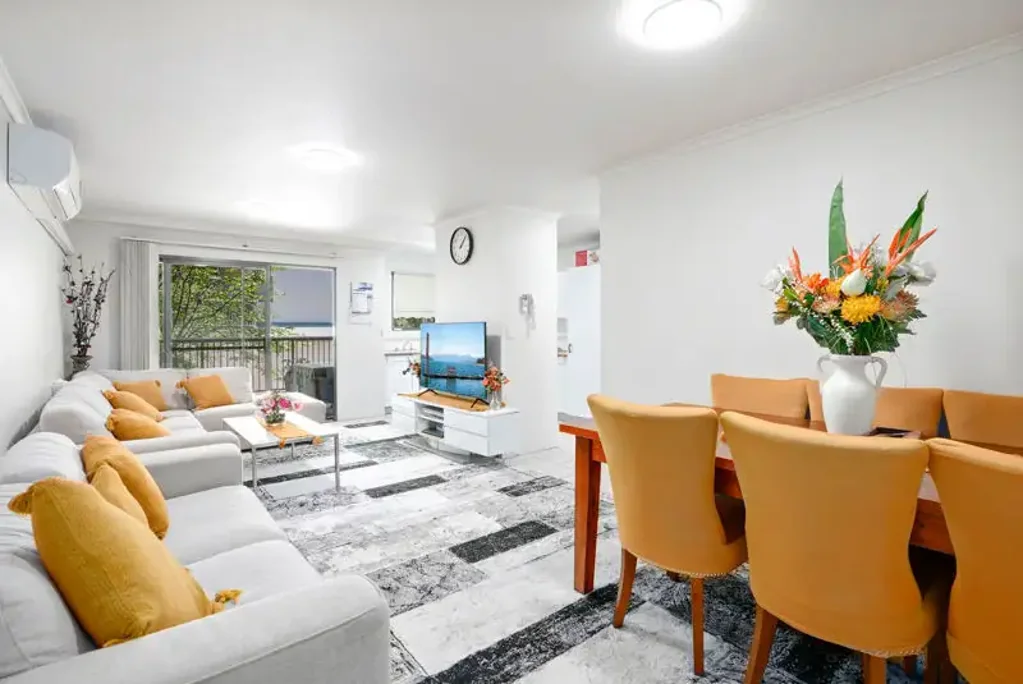 FIRST FLOOR APARTMENT WITH EASY WALK TO STATION!
