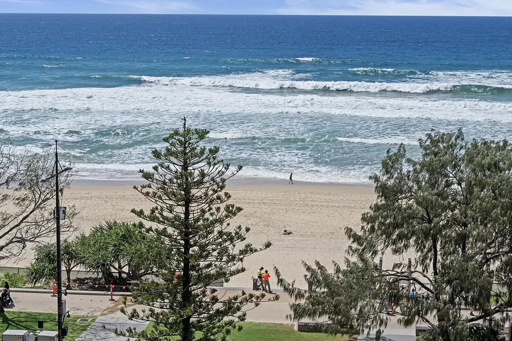 Surfers Paradise 2房  Rare Prime Esplanade Position - Uninterrupted North-East Ocean Views