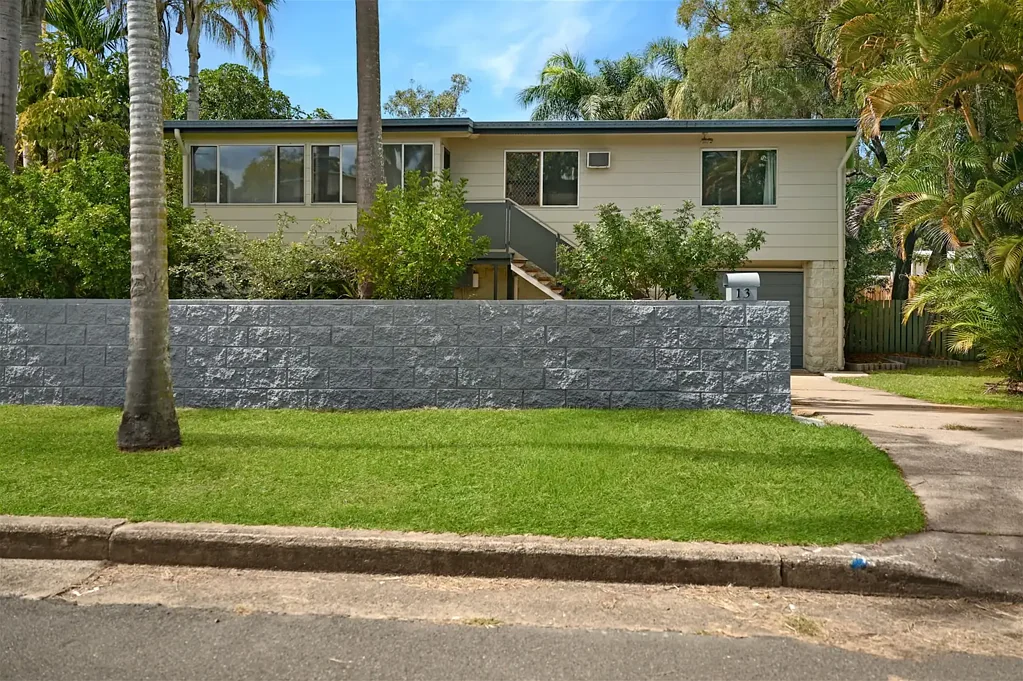 Clinton 4 Bedroom Spacious High-Set Family Home Located in Clinton