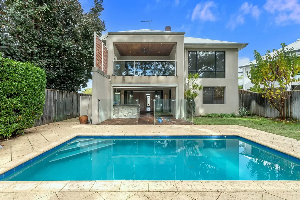 Maylands 5कमरा Sheer Class with River Views – Grand Family Living in Maylands