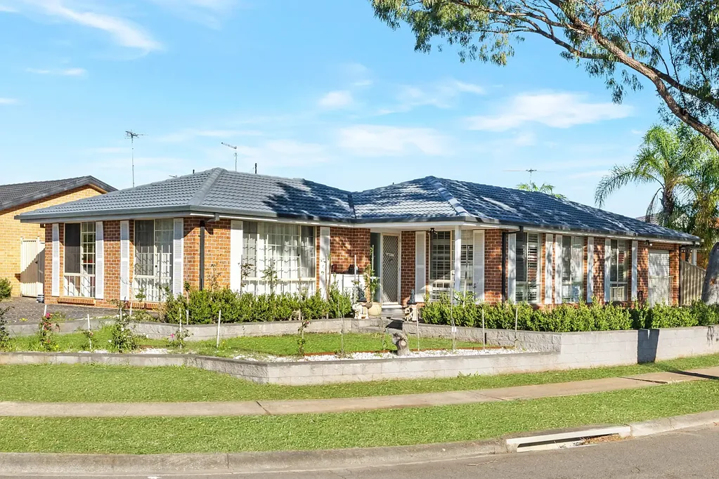 Spacious 4 Bedroom Family Home with Pool!