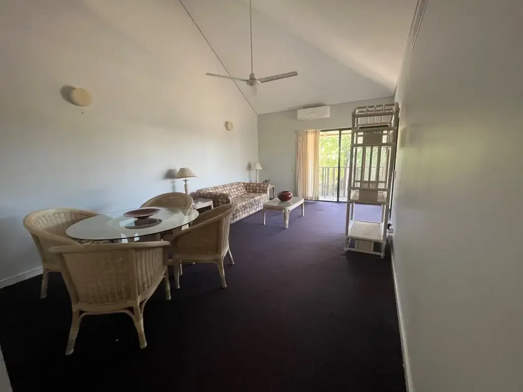 Relaxed Apartment Living in Laguna Quays