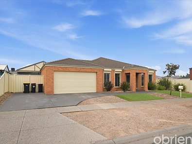 81 Featherhead Way, Harkness, VIC 3337, 4 Kuwarto, 2 Banyo, House