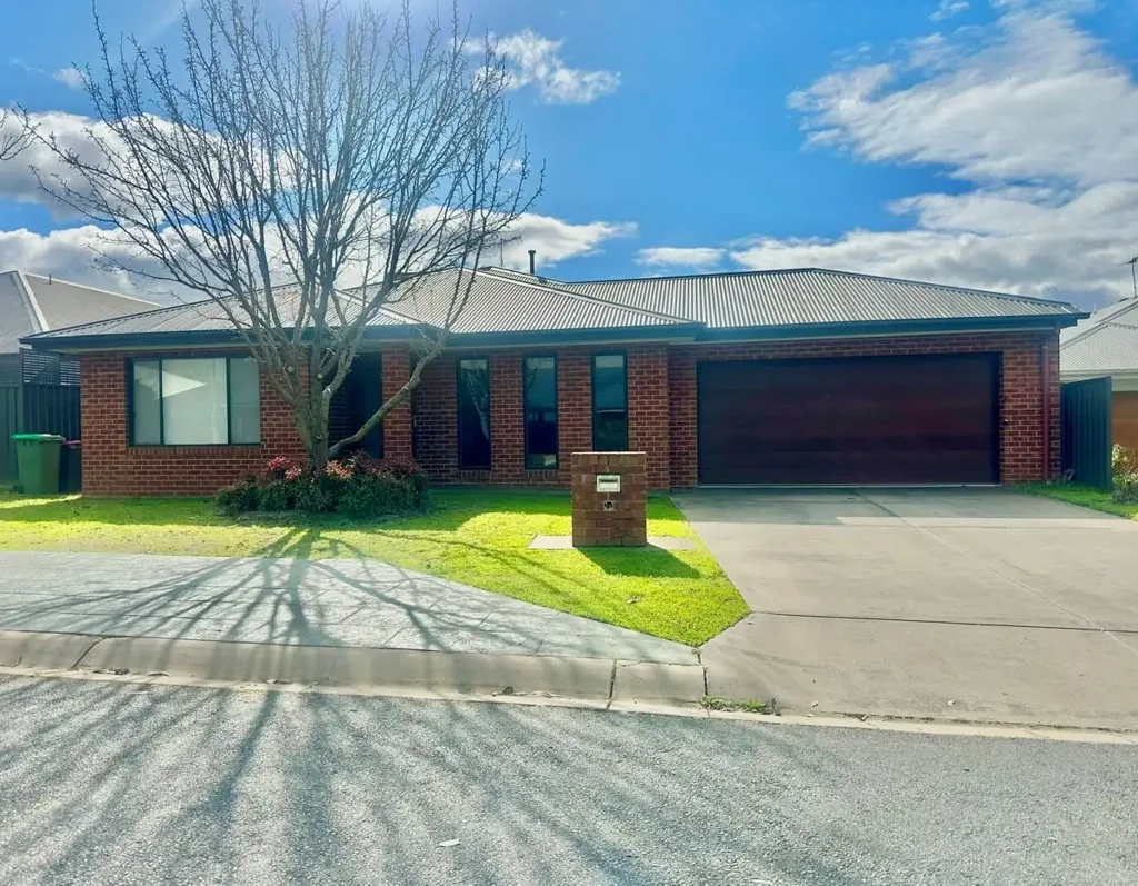 Thurgoona 4房  OFF Market - Quality Investment with Immediate Income