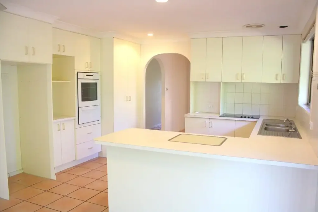 Spacious 4-Bedroom Family Home in Great Neighbourhood