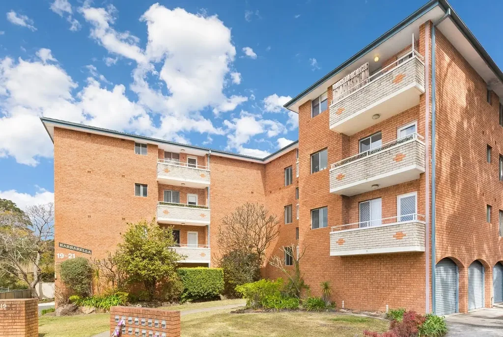 Renovated top floor unit