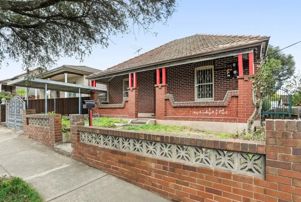 Hurlstone Park 3침실 Blank Canvas - Rare Opportunity!