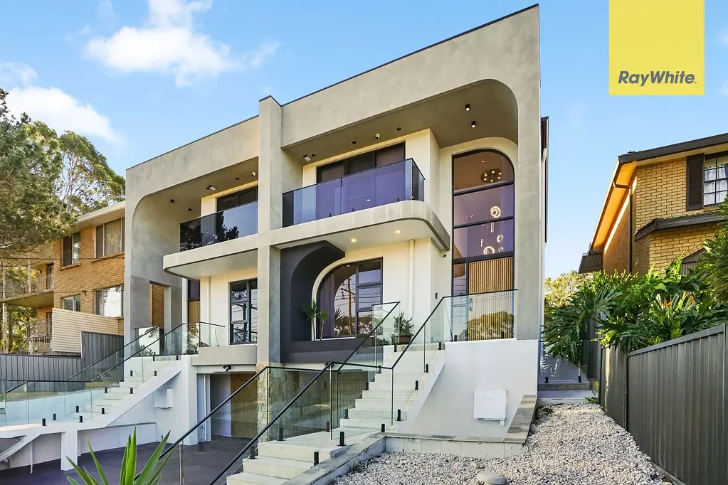 Greystanes 5غرفة نوم Modern Elegance Meets Family Comfort in the Heart of Greystanes