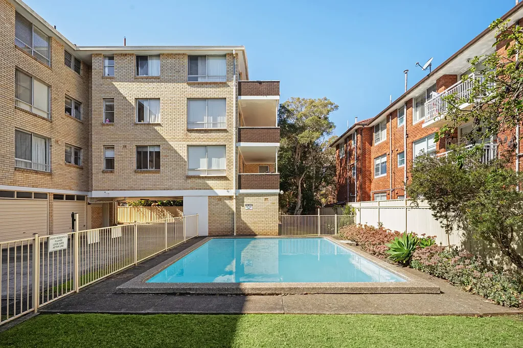 Strathfield 4Kwarto Family Size, Space and Comfort just 650m from Strathfield Station