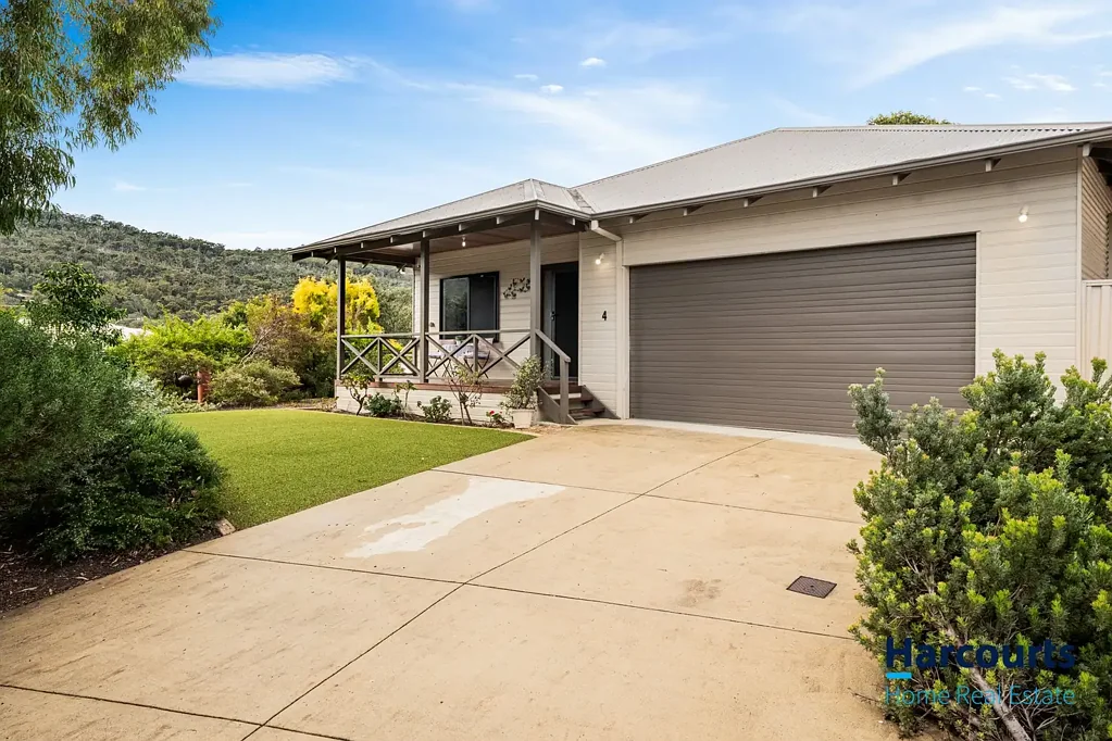 Kelmscott 4 Slaapkamer Hillside Living with Valley Views