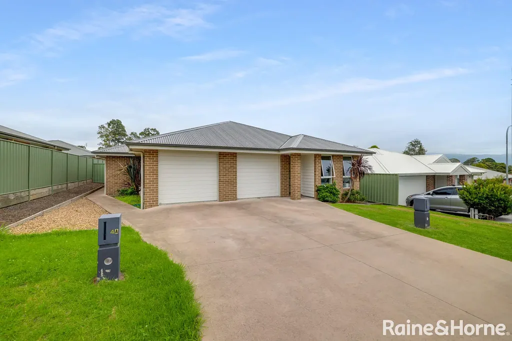 4 Gunbar Way, Nowra, NSW 2541