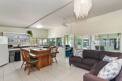 29 Batley Parade, Beach Holm, QLD 4818, 2房, 1浴, House