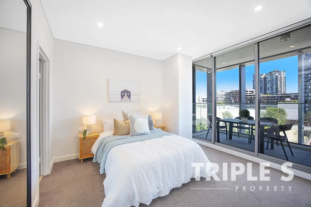 Waterloo 2 Slaapkamer Two Bedroom Apartment + study | Two Balconies | Timber Floorboards | Level 7 | Sunny West Aspect